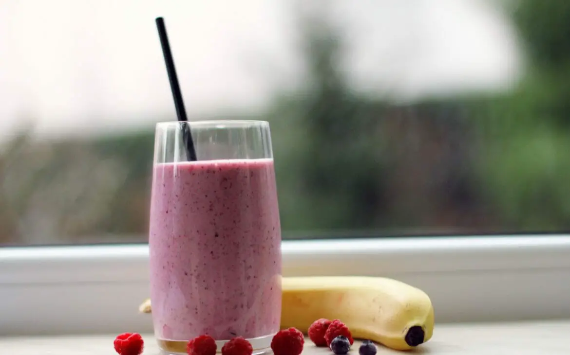 Coconut Water and Berry Smoothie