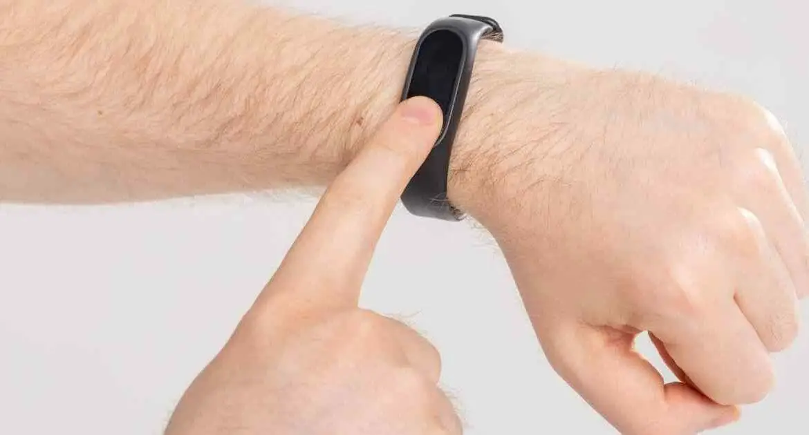 smart watch with pedometer
